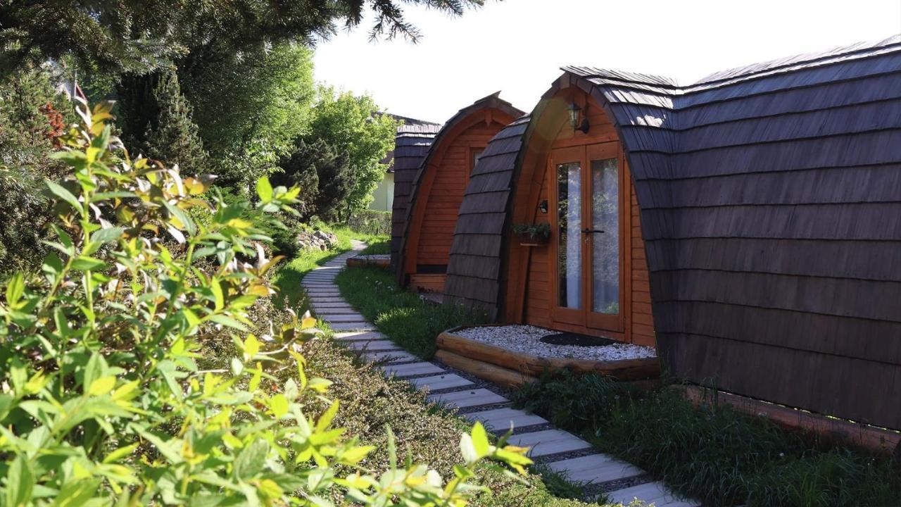 Glamp V Hluboké - Yurts&Wooden Houses Vsetín Exteriér fotografie