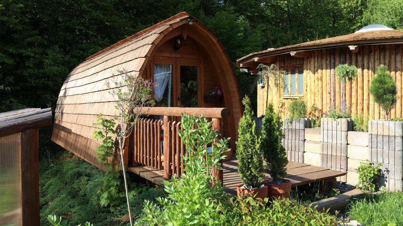 Glamp V Hluboké - Yurts&Wooden Houses Vsetín Exteriér fotografie